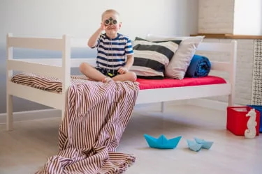 Детская кровать для мальчика RooRoom VK-11 Белая