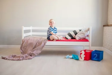 Детская кровать для девочки RooRoom VK-1 Белая