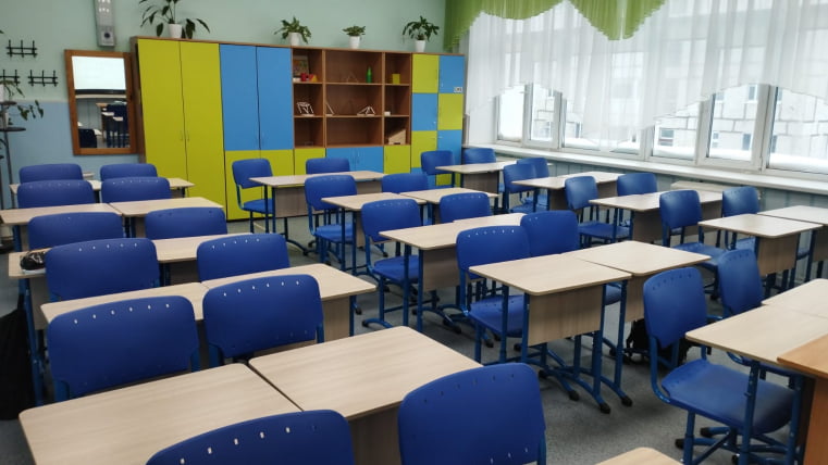 Стол ученический 1-местный регулируемый (рост 3-5) 600х500 мм ЛДСП Ясень шимо светлый/Металл Серый_1